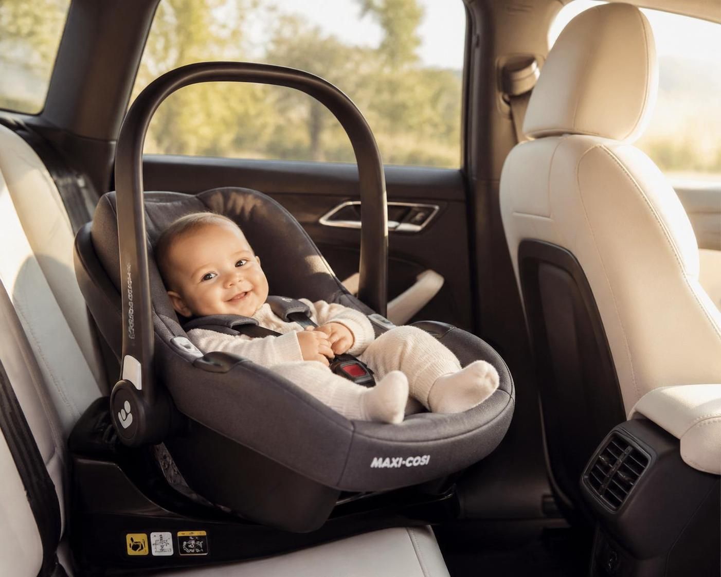 découvrez comment choisir le maxi cosy idéal pour assurer la sécurité optimale de votre bébé lors de vos trajets en voiture.
